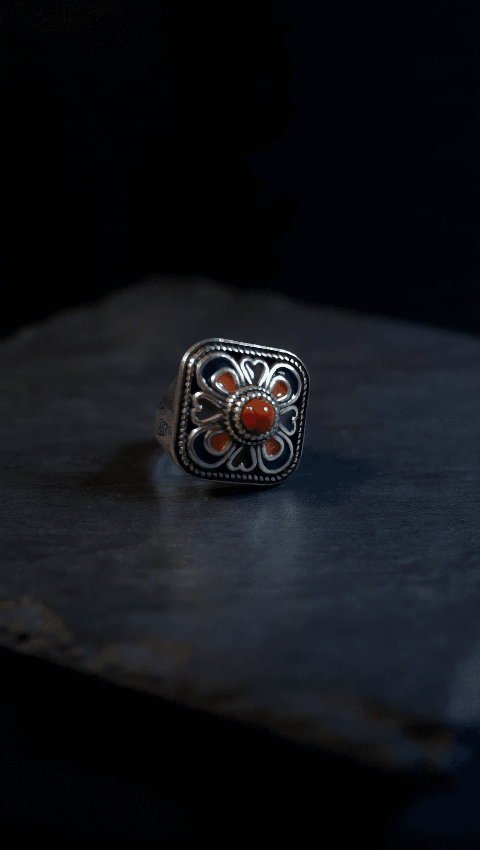 Bague kabyle carrée émail floral | Motif identitaire artisanal