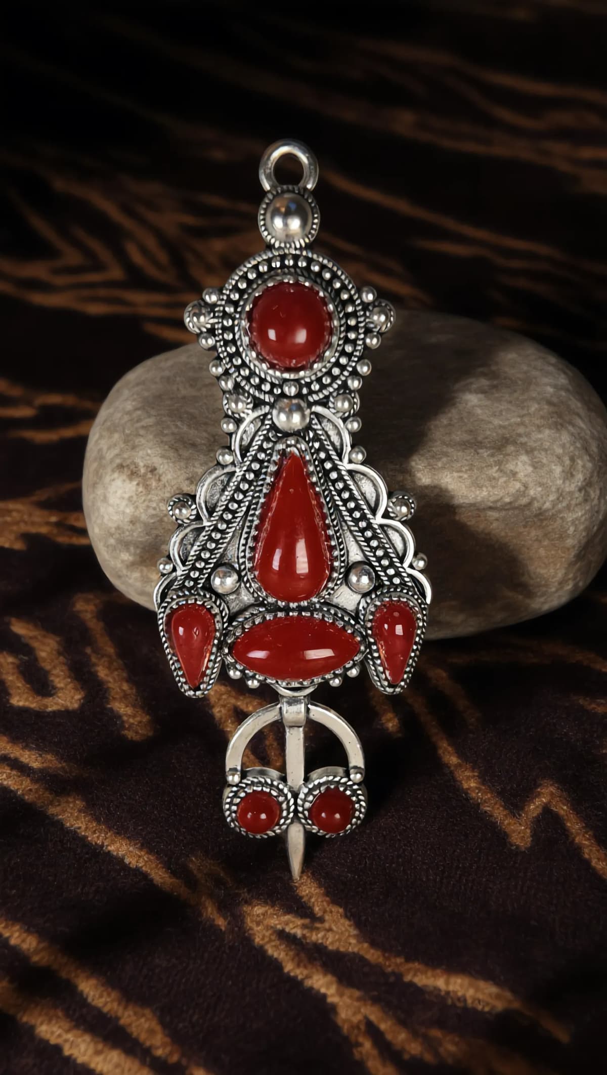 Broche Ibous